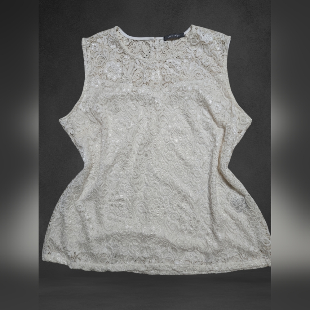 Suzy Shier off-white lace sleeveless top/blouse